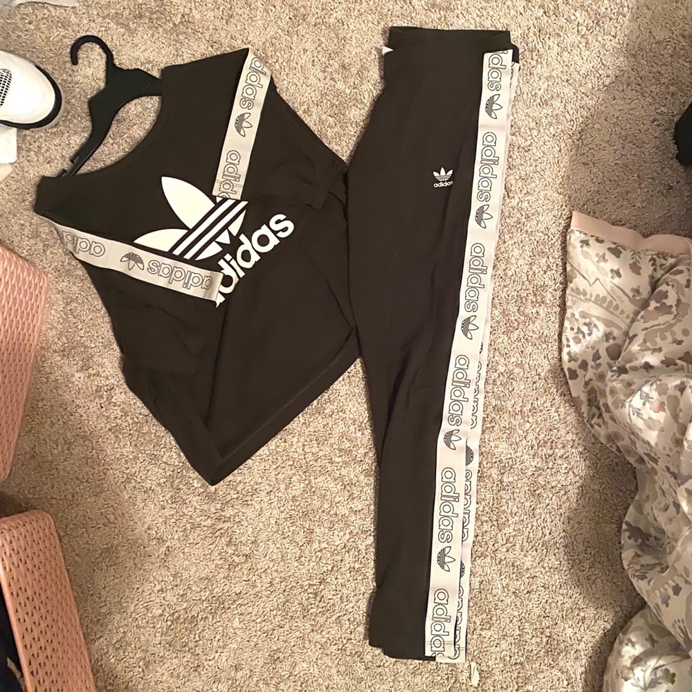 Adidas Crop top/ Leggings marching set